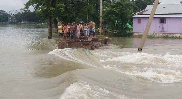 বন্যায় ১১০০ কোটি টাকার ক্ষতি